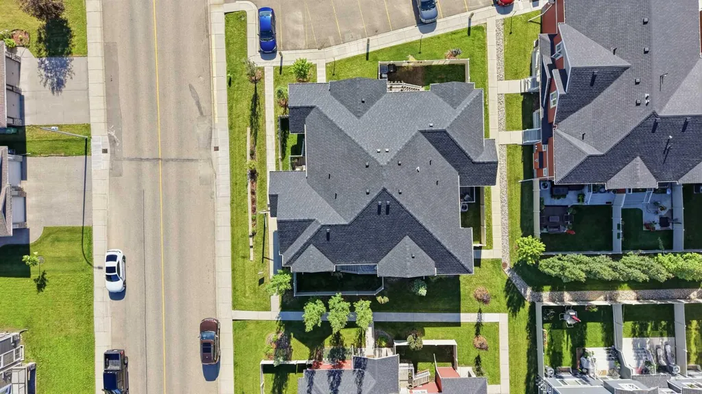 4 Golden Crescent Red Deer AB T4P 2P9