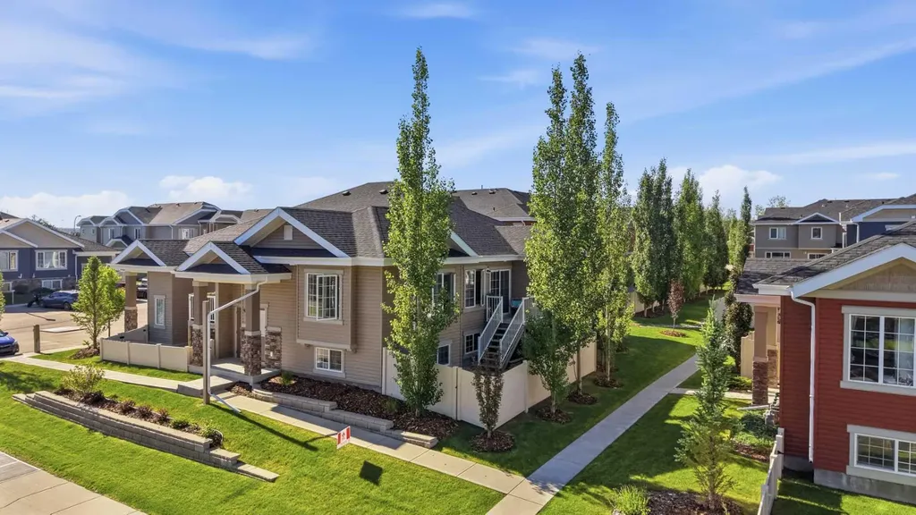 4 Golden Crescent Red Deer AB T4P 2P9
