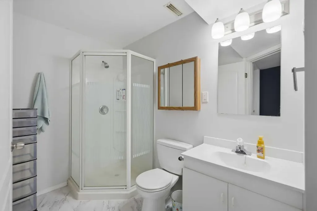 24 Wildrose Drive Sylvan Lake AB T4S 1G4