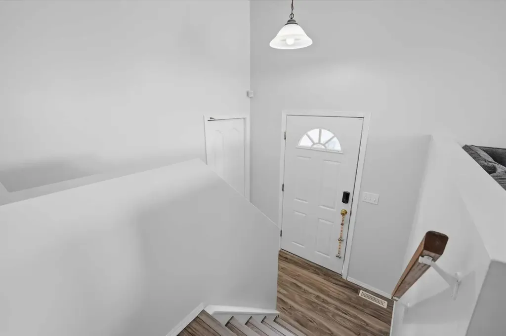 24 Wildrose Drive Sylvan Lake AB T4S 1G4