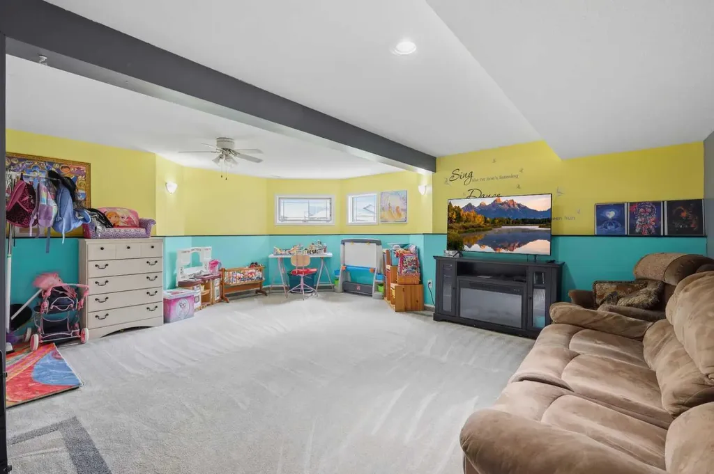 24 Wildrose Drive Sylvan Lake AB T4S 1G4