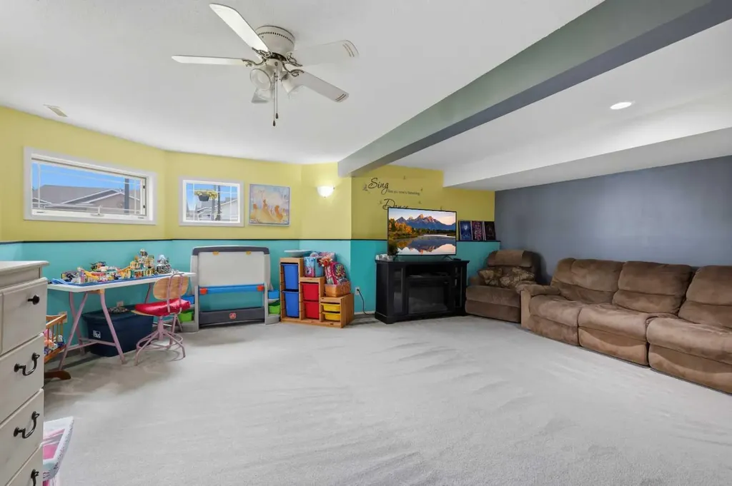 24 Wildrose Drive Sylvan Lake AB T4S 1G4