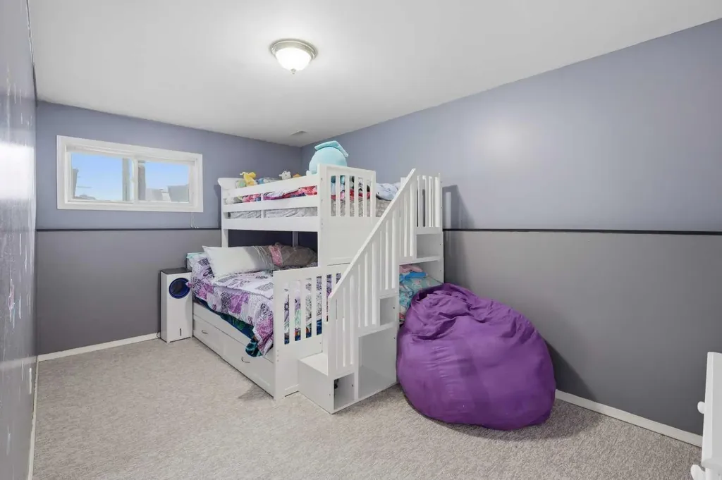 24 Wildrose Drive Sylvan Lake AB T4S 1G4