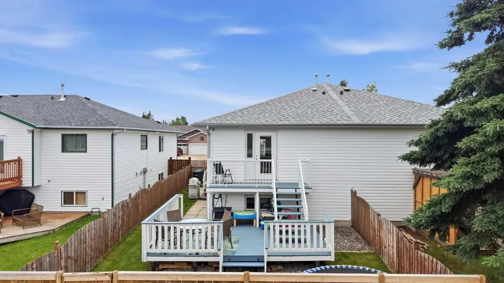 24 Wildrose Drive Sylvan Lake AB T4S 1G4