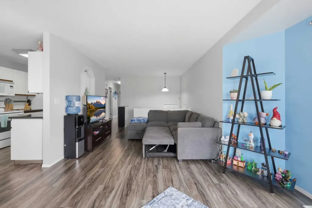 24 Wildrose Drive Sylvan Lake AB T4S 1G4
