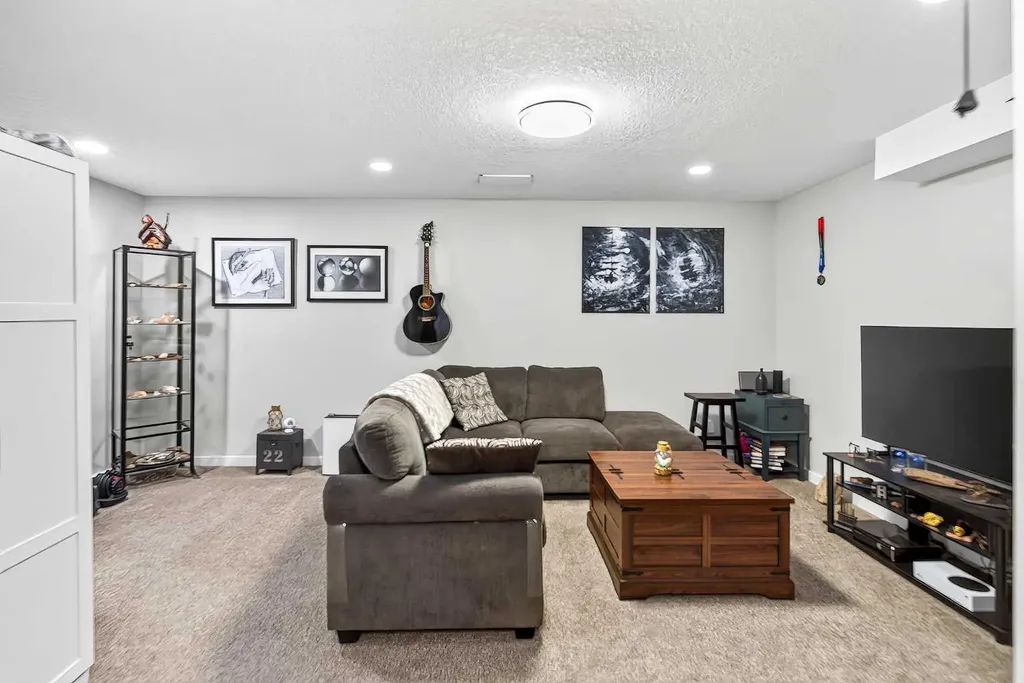 102 Panatella Hill NW Calgary AB T3K 0B6