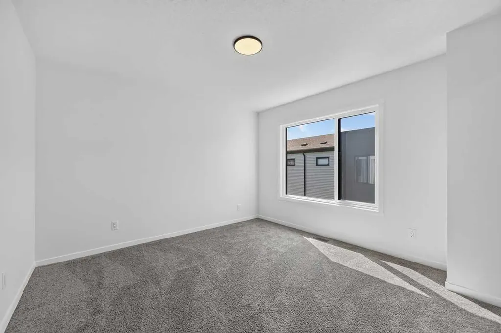 81 Midtown Boulevard SW Airdrie AB T4B 4E7