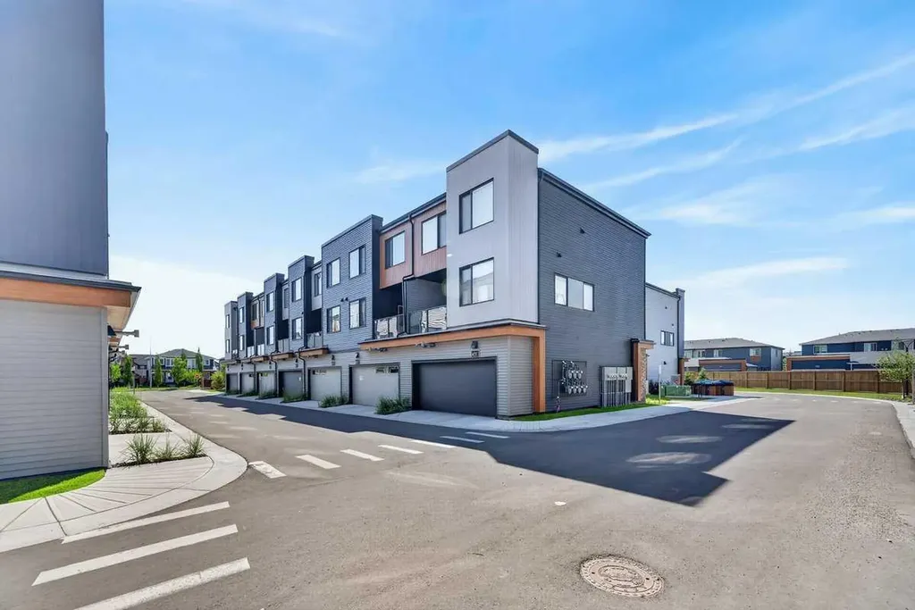 81 Midtown Boulevard SW Airdrie AB T4B 4E7