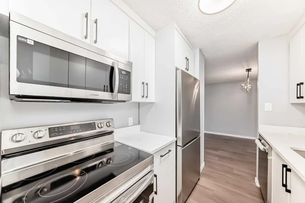 924 14 Avenue SW Calgary AB T2R0N7