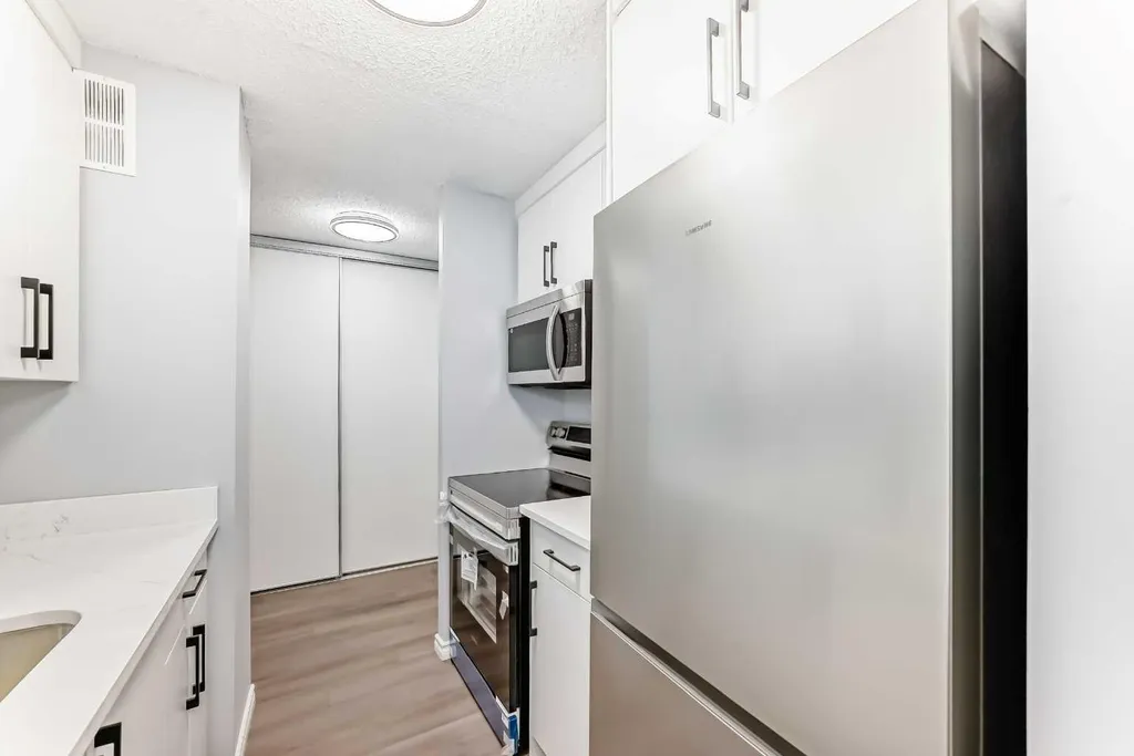 924 14 Avenue SW Calgary AB T2R0N7