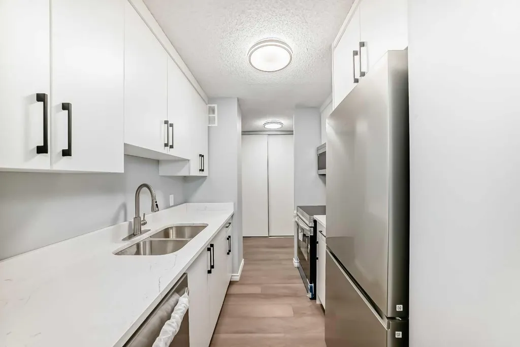 924 14 Avenue SW Calgary AB T2R0N7