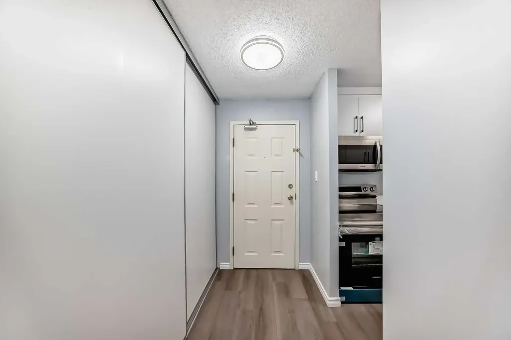 924 14 Avenue SW Calgary AB T2R0N7