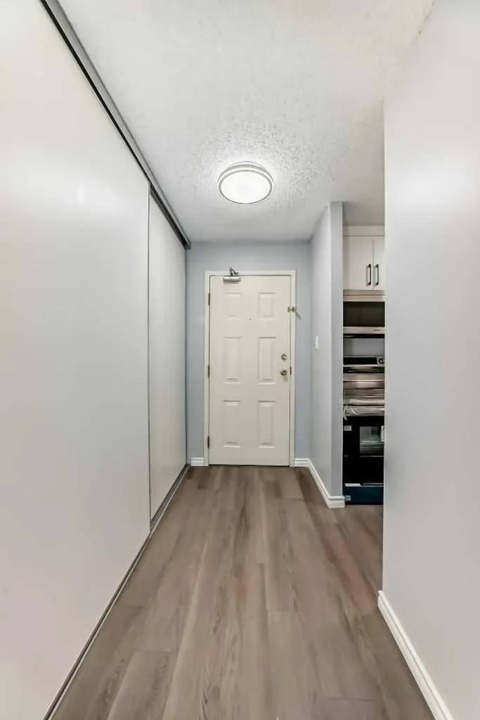 924 14 Avenue SW Calgary AB T2R0N7