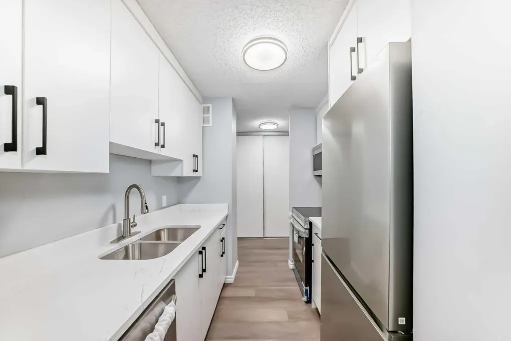 924 14 Avenue SW Calgary AB T2R0N7