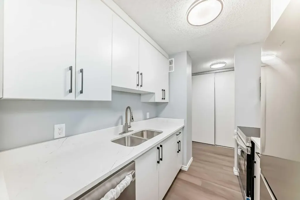 924 14 Avenue SW Calgary AB T2R0N7