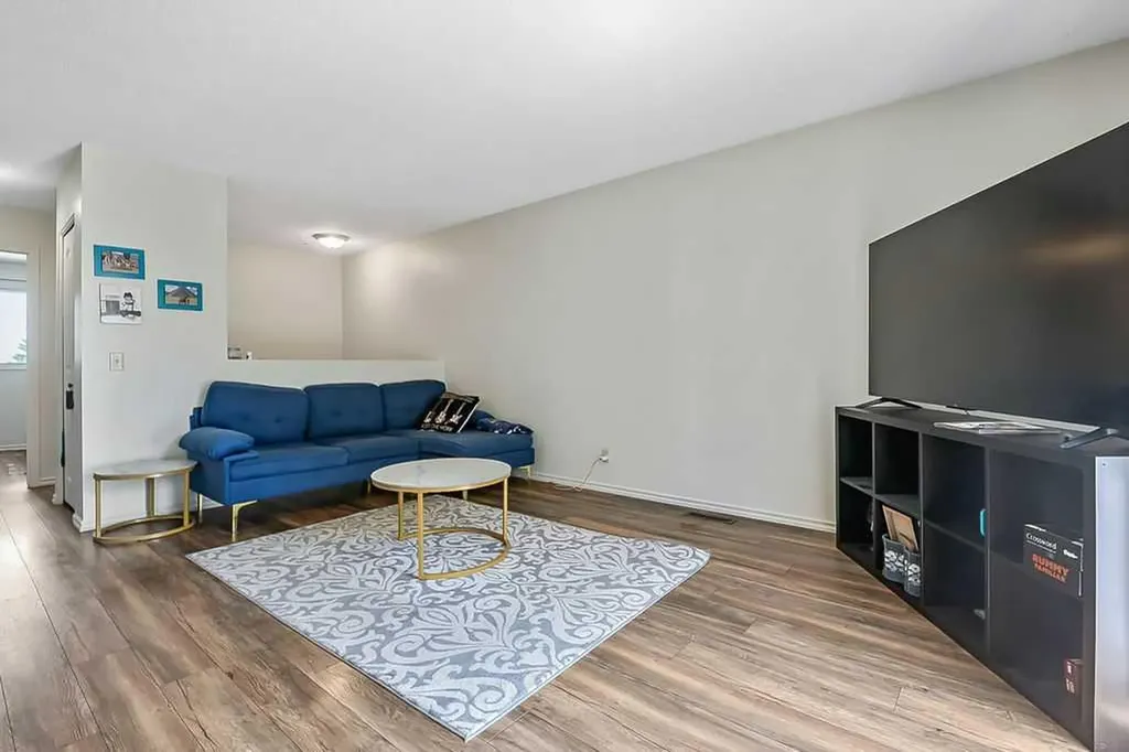 124 Bergen Road NW Calgary AB T3K 1H9