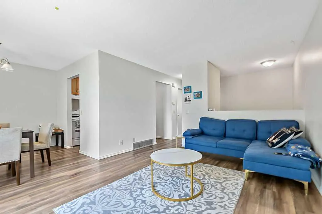 124 Bergen Road NW Calgary AB T3K 1H9