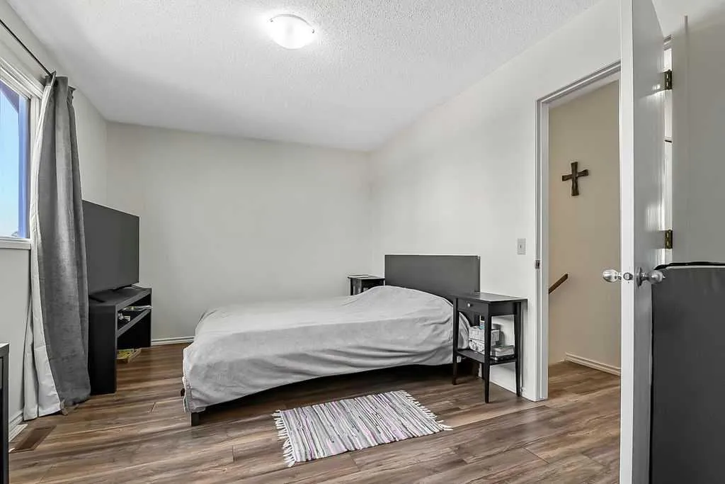 124 Bergen Road NW Calgary AB T3K 1H9