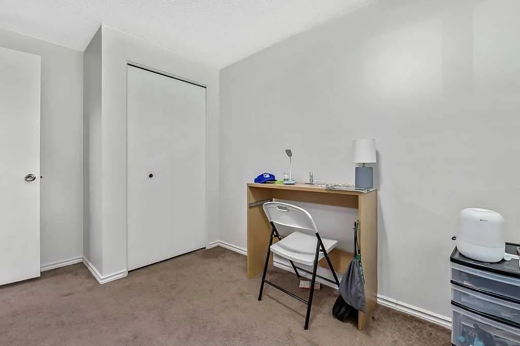124 Bergen Road NW Calgary AB T3K 1H9
