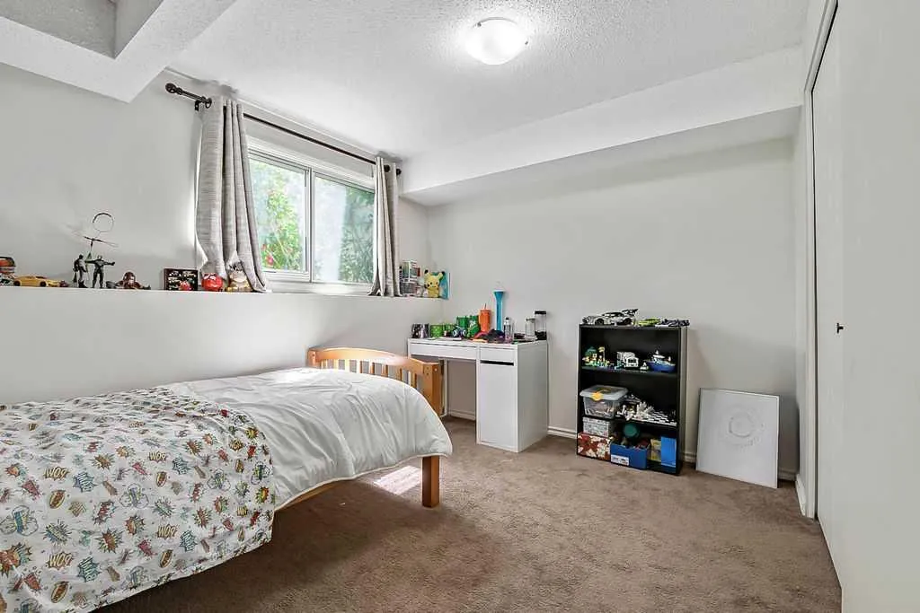 124 Bergen Road NW Calgary AB T3K 1H9