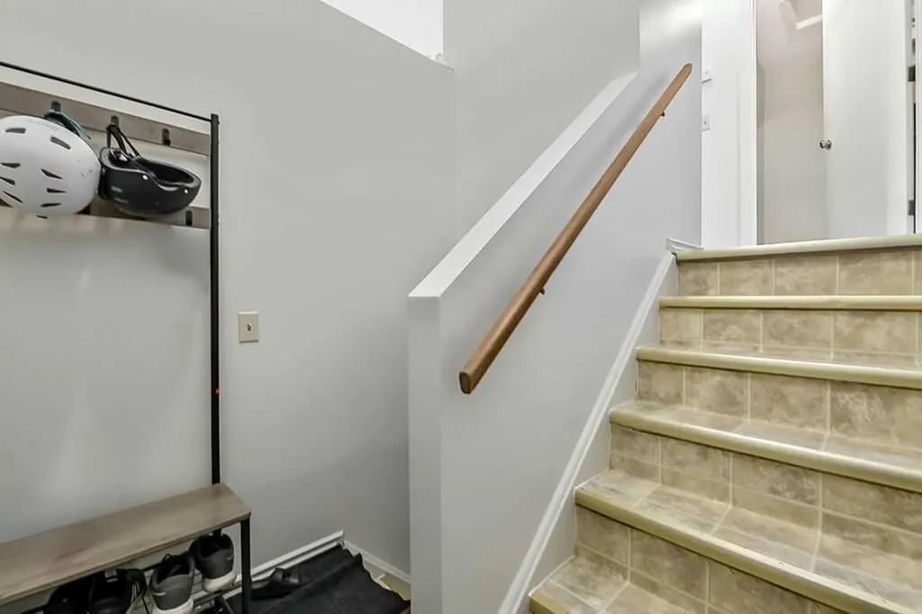 124 Bergen Road NW Calgary AB T3K 1H9