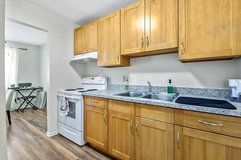 124 Bergen Road NW Calgary AB T3K 1H9