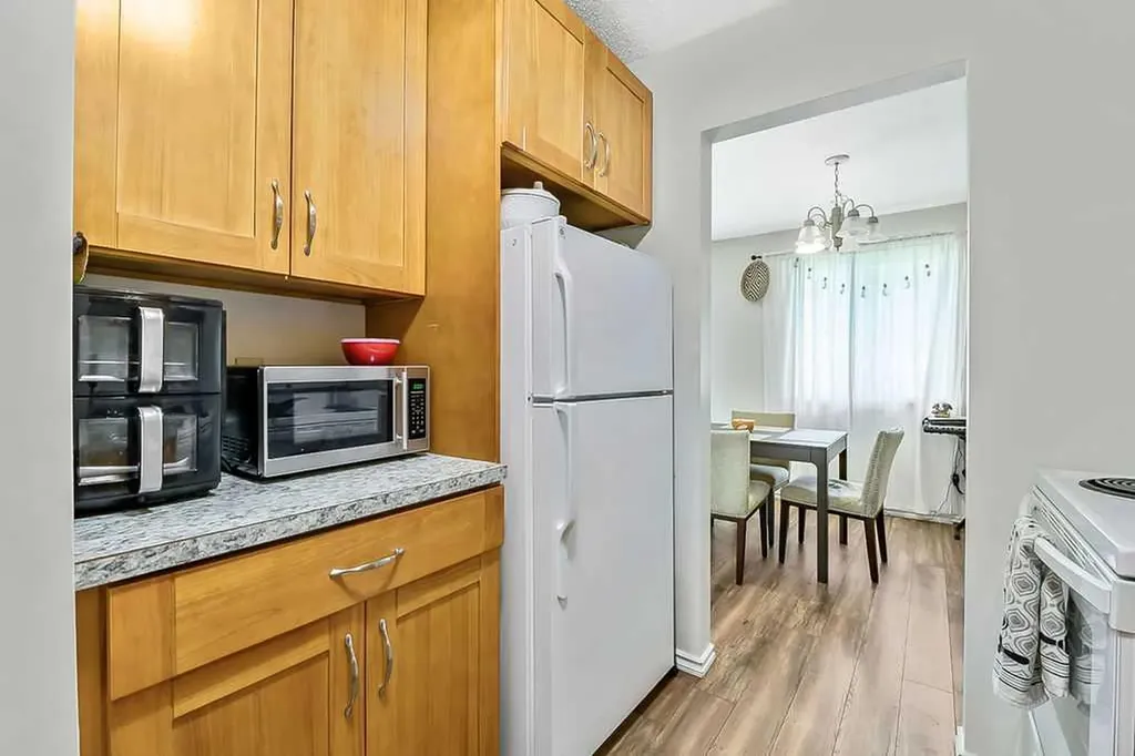 124 Bergen Road NW Calgary AB T3K 1H9
