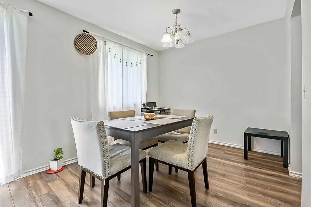 124 Bergen Road NW Calgary AB T3K 1H9