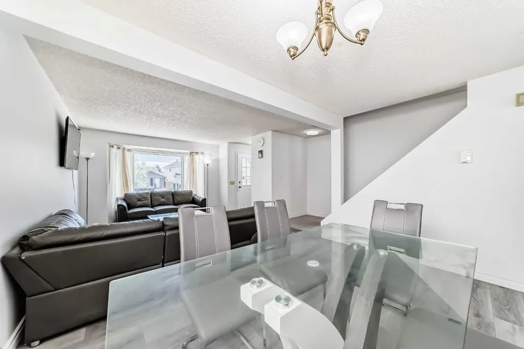 279 Falton Drive NE Calgary AB T3J 2W8
