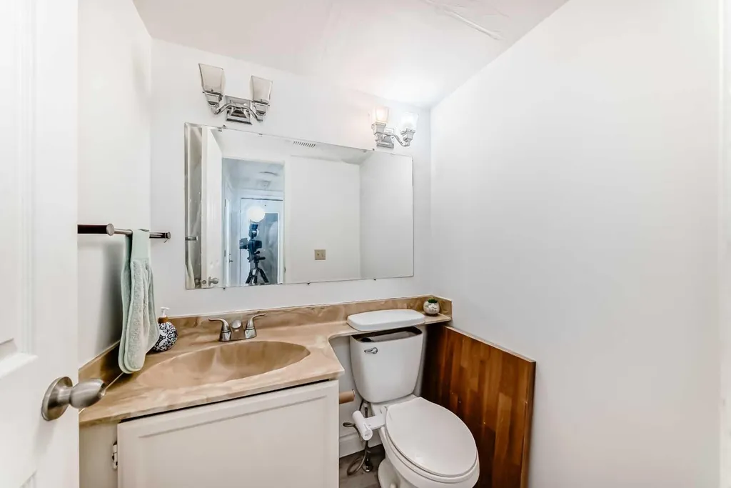 279 Falton Drive NE Calgary AB T3J 2W8