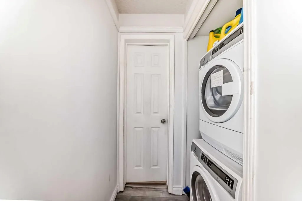 279 Falton Drive NE Calgary AB T3J 2W8
