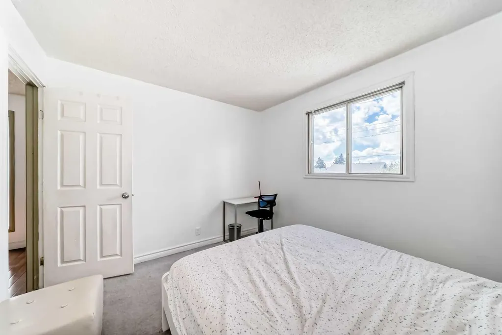 279 Falton Drive NE Calgary AB T3J 2W8