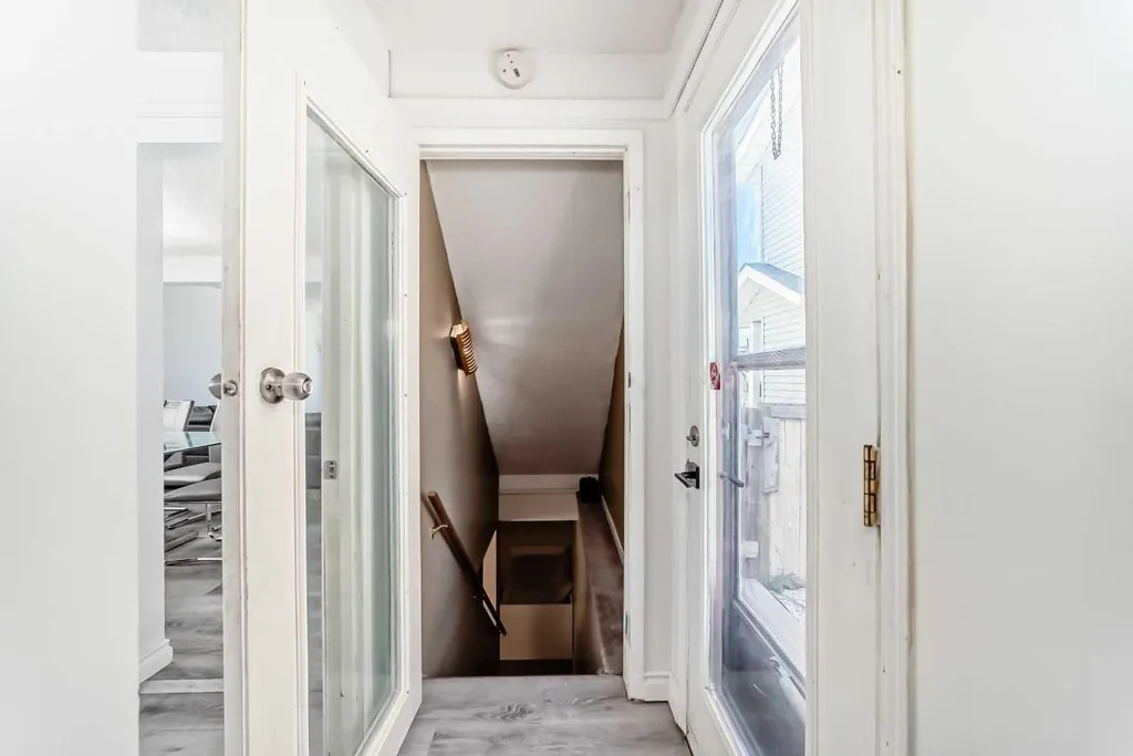 279 Falton Drive NE Calgary AB T3J 2W8