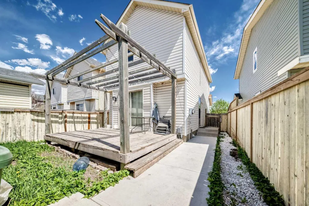 279 Falton Drive NE Calgary AB T3J 2W8