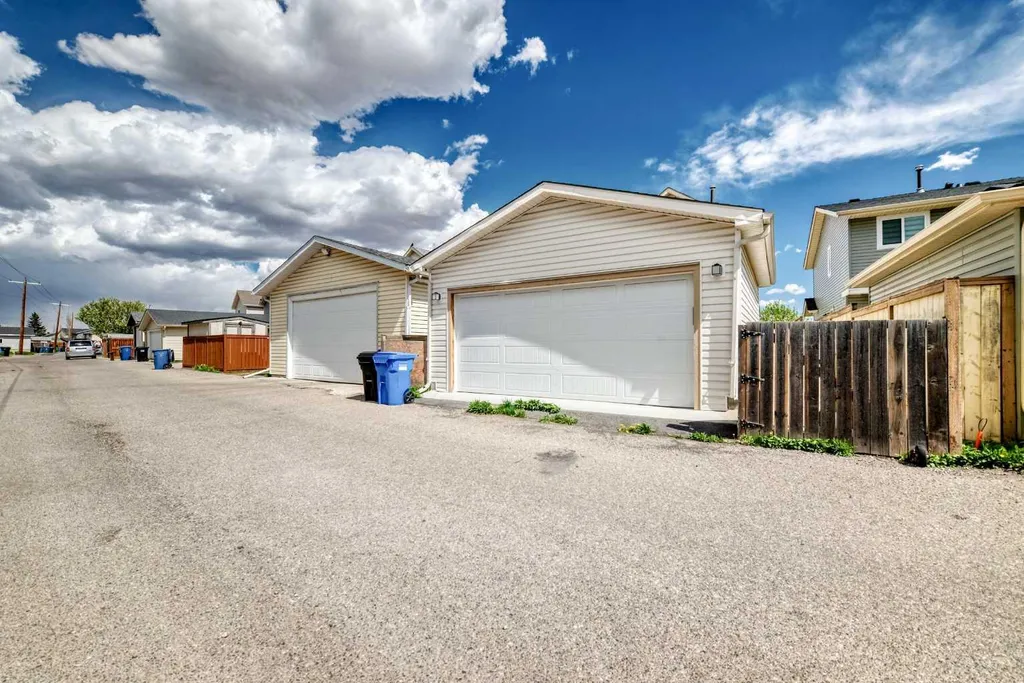 279 Falton Drive NE Calgary AB T3J 2W8