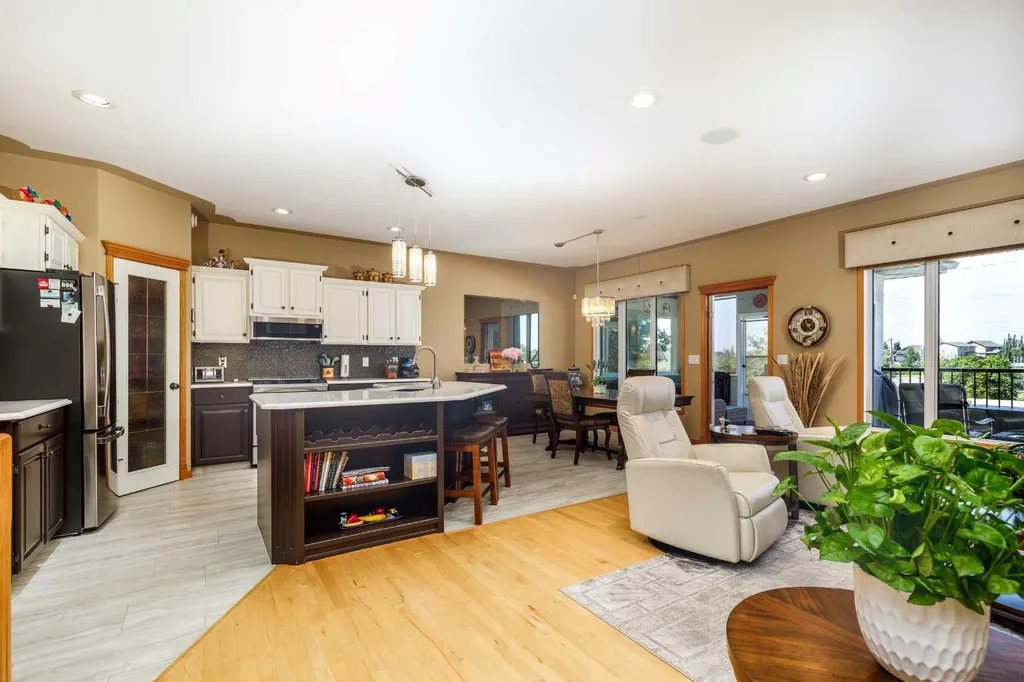 111 Adams Close Red Deer AB T4R3C7