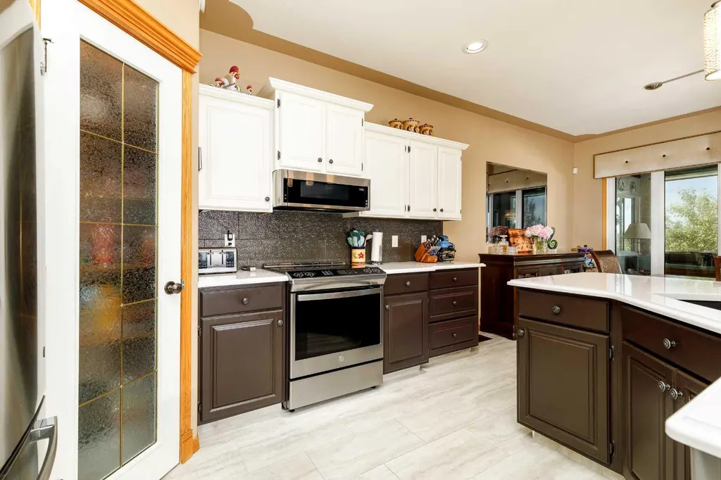 111 Adams Close Red Deer AB T4R3C7