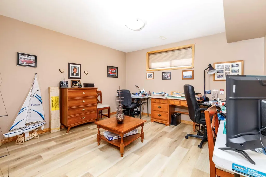 111 Adams Close Red Deer AB T4R3C7