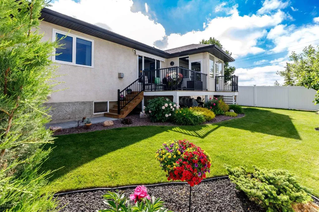 111 Adams Close Red Deer AB T4R3C7