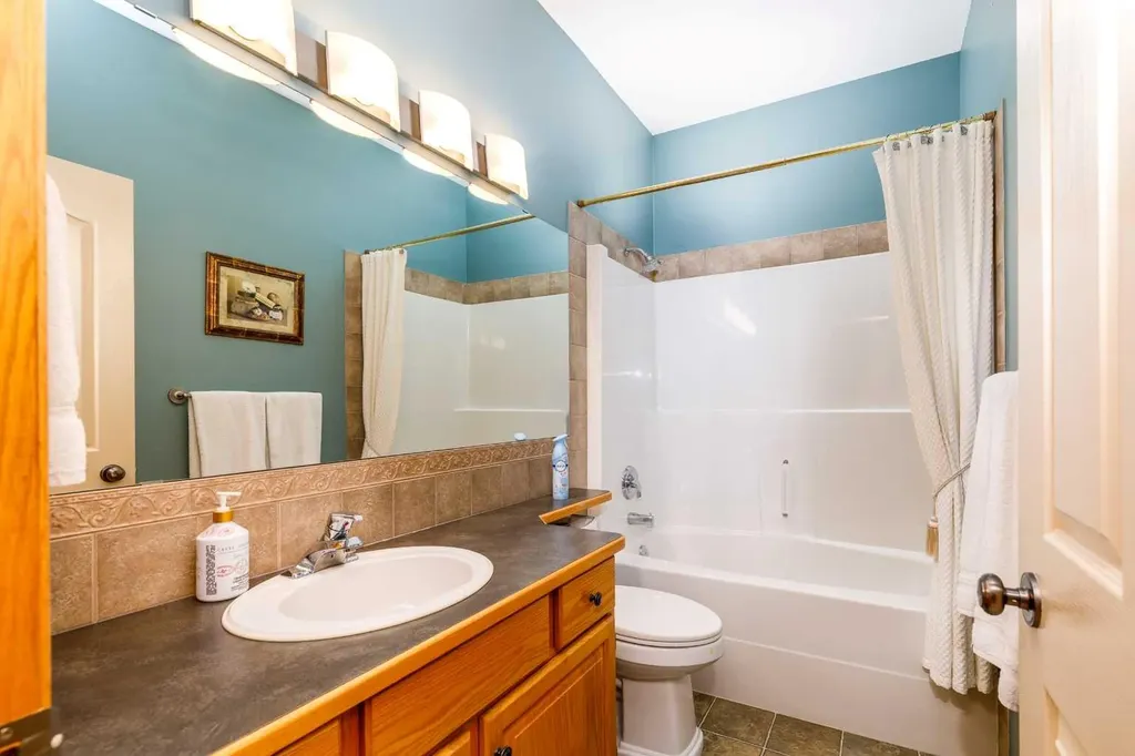 111 Adams Close Red Deer AB T4R3C7