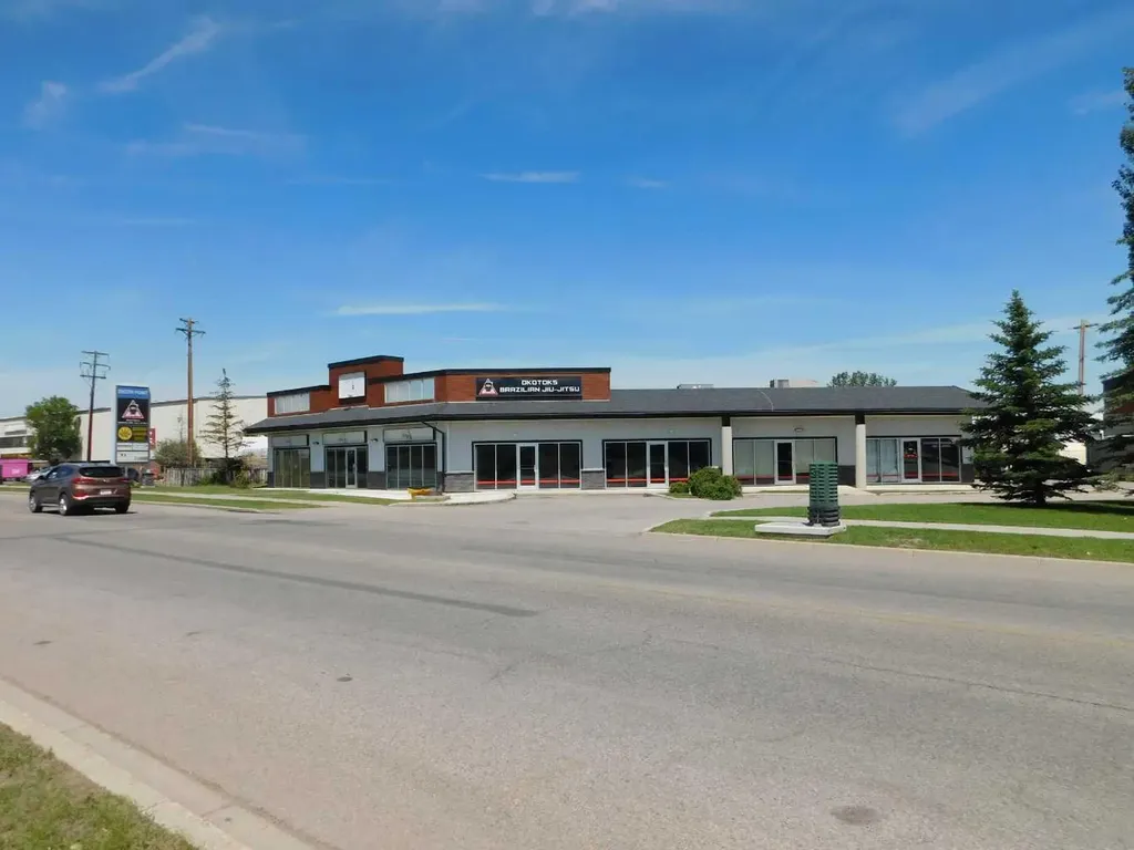 220 North Railway Street Okotoks AB T1S 0E2