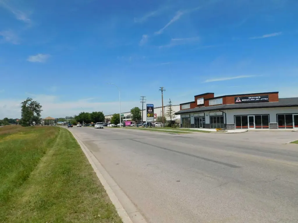 220 North Railway Street Okotoks AB T1S 0E2