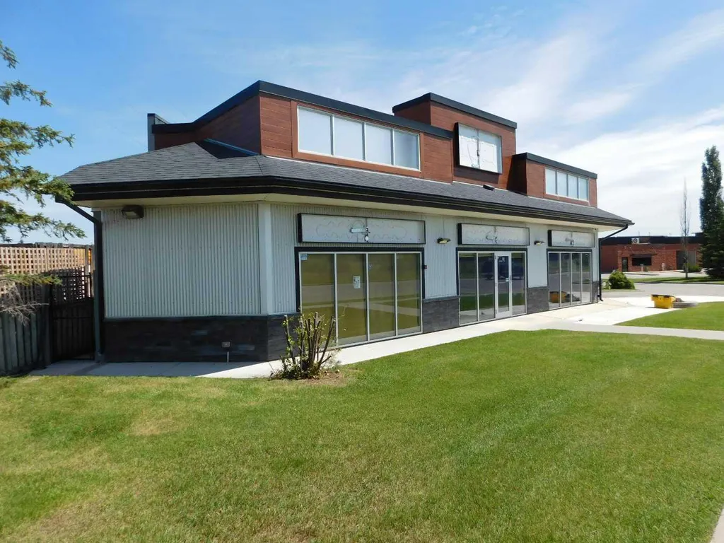 220 North Railway Street Okotoks AB T1S 0E2