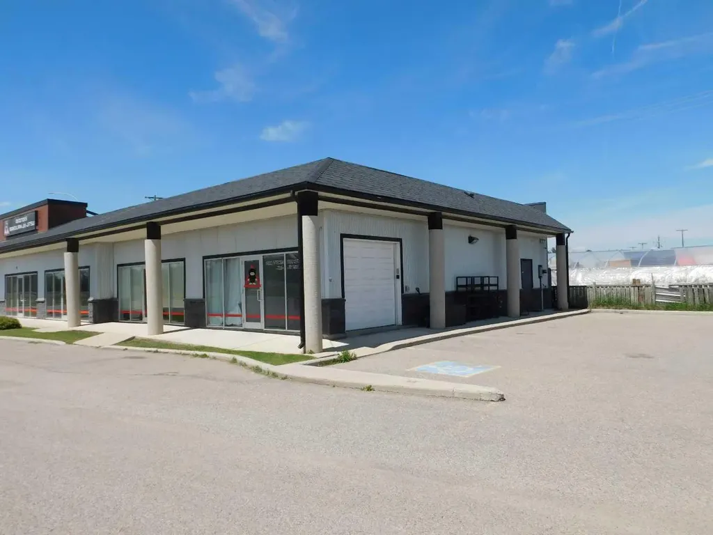 220 North Railway Street Okotoks AB T1S 0E2