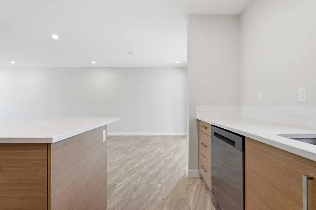 1018 10 Avenue SE High River AB T1V1L3