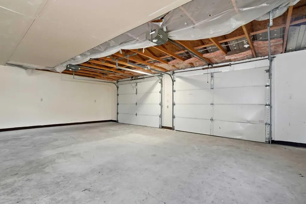 1018 10 Avenue SE High River AB T1V1L3