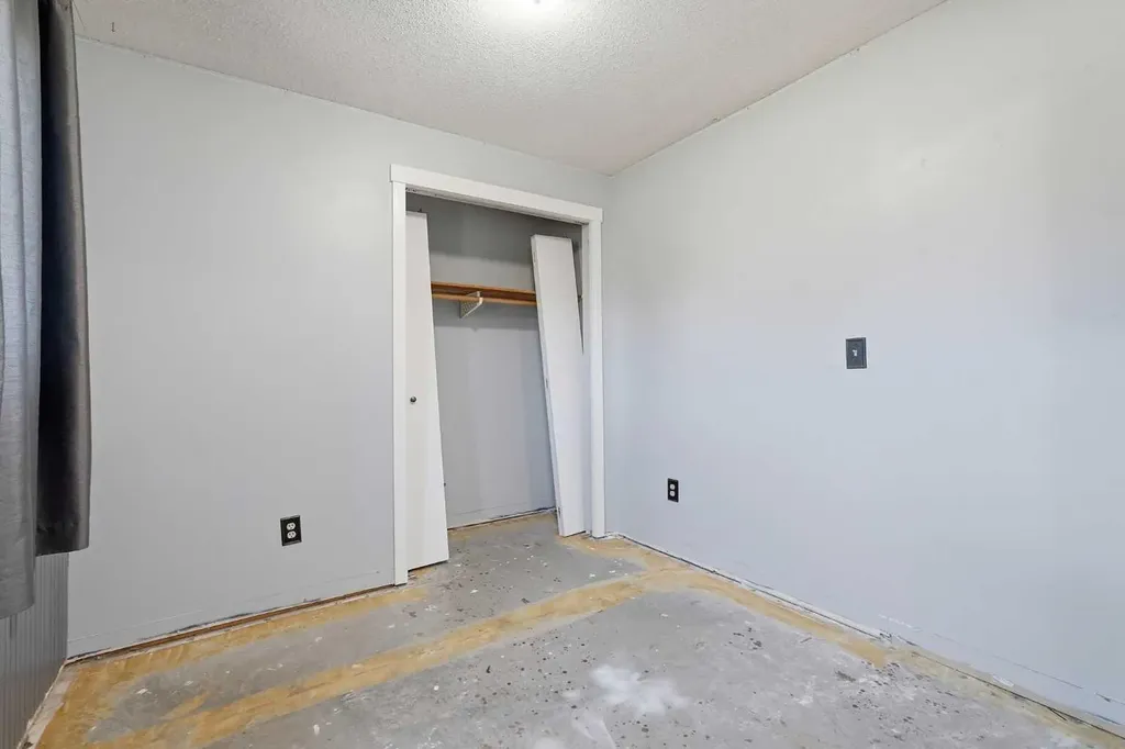 1018 10 Avenue SE High River AB T1V1L3