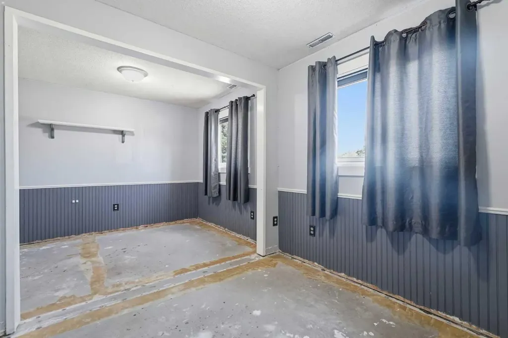 1018 10 Avenue SE High River AB T1V1L3