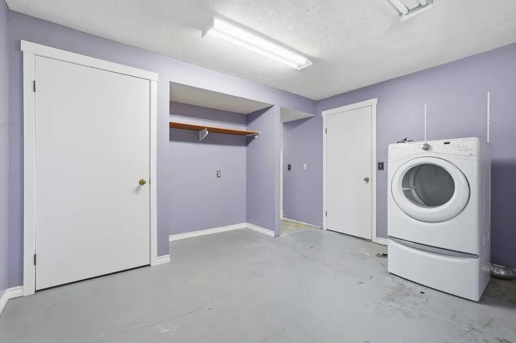 1018 10 Avenue SE High River AB T1V1L3