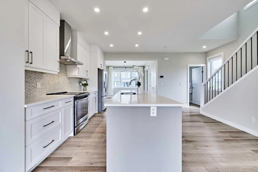 102 Crestridge Common SW Calgary AB T3B 6J5